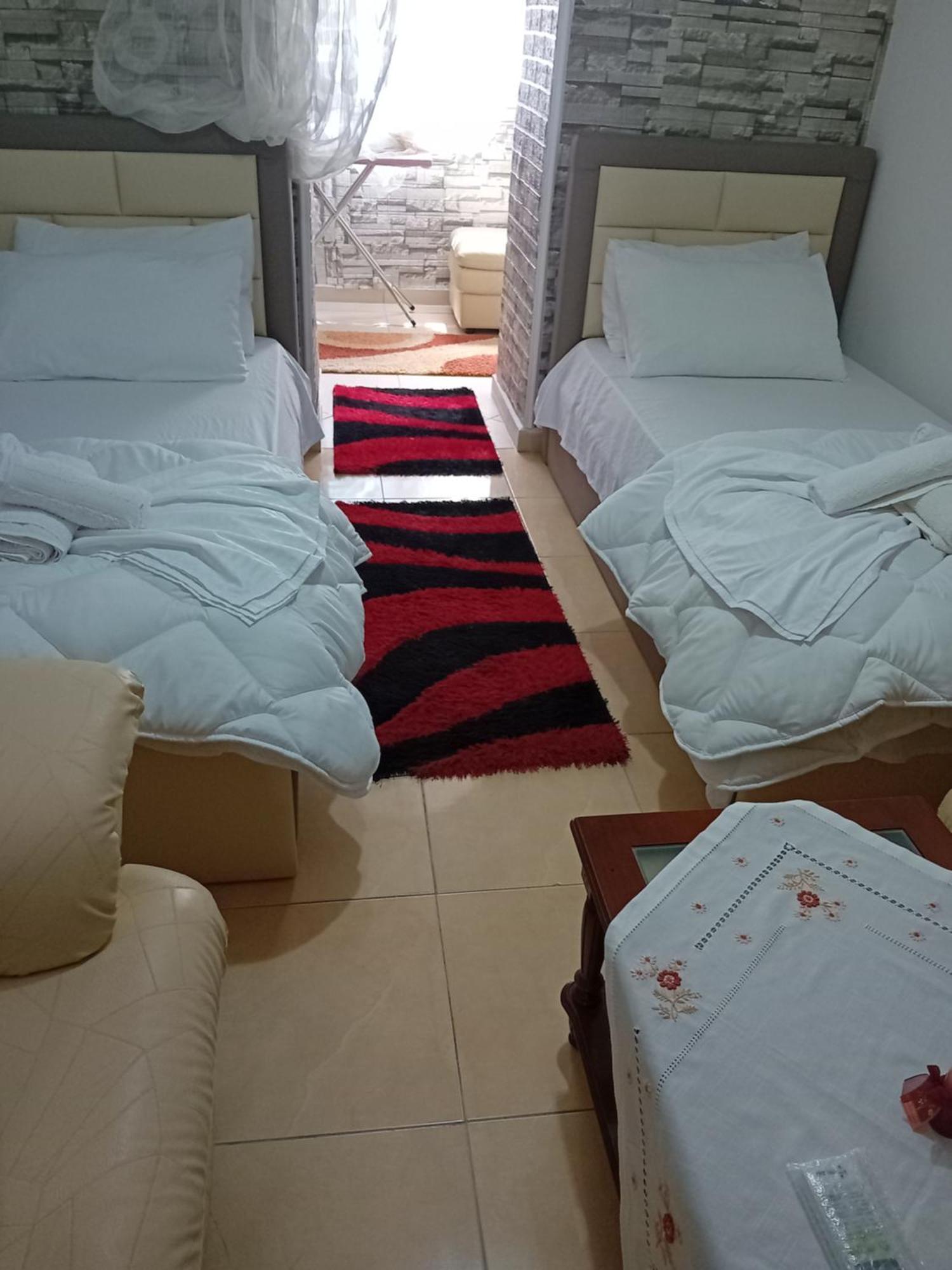 Olivia Guesthouse Gjirokastër 外观 照片